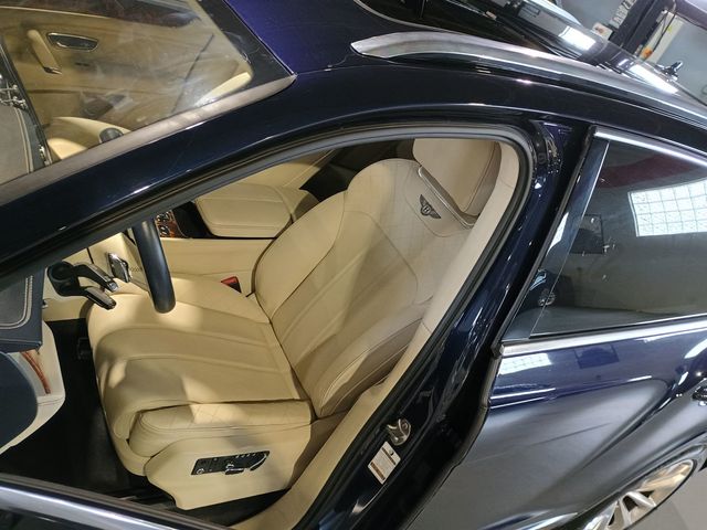 2017 Bentley Bentayga W12 AWD - 23006282 - 11