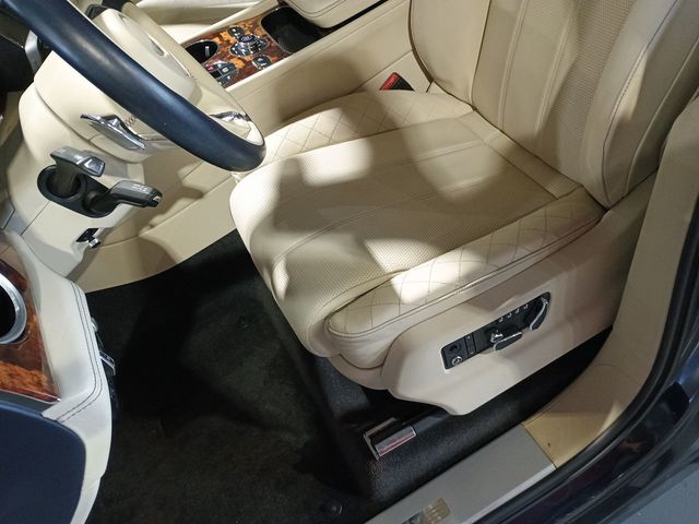2017 Bentley Bentayga W12 AWD - 23006282 - 12