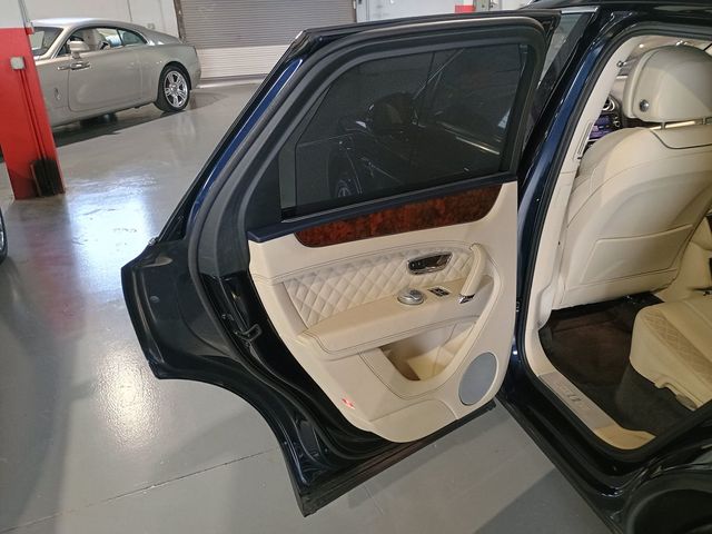 2017 Bentley Bentayga W12 AWD - 23006282 - 23