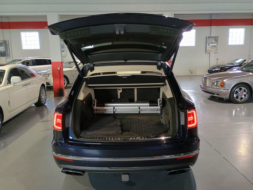 2017 Bentley Bentayga W12 AWD - 23006282 - 28