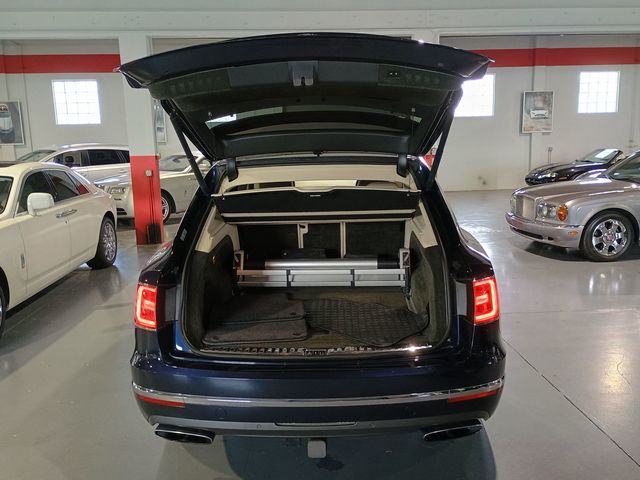 2017 Bentley Bentayga W12 AWD - 23006282 - 28