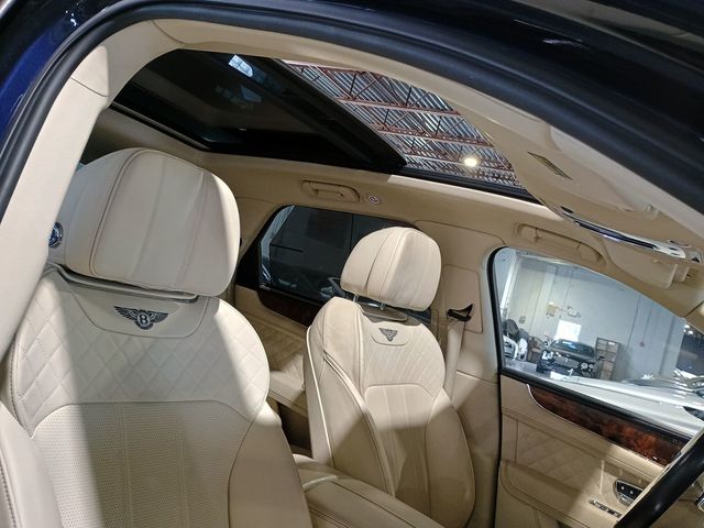 2017 Bentley Bentayga W12 AWD - 23006282 - 35