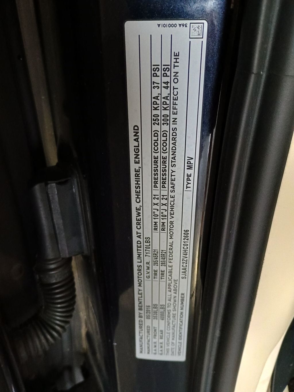 2017 Bentley Bentayga W12 AWD - 23006282 - 47