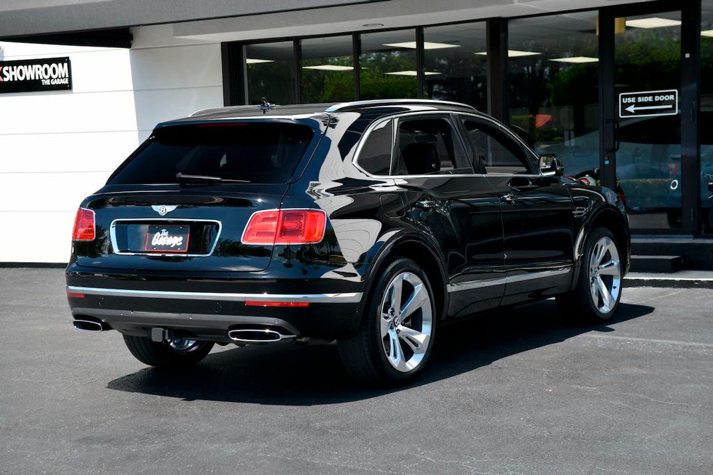 2017 Bentley Bentayga W12 AWD - 21944722 - 12