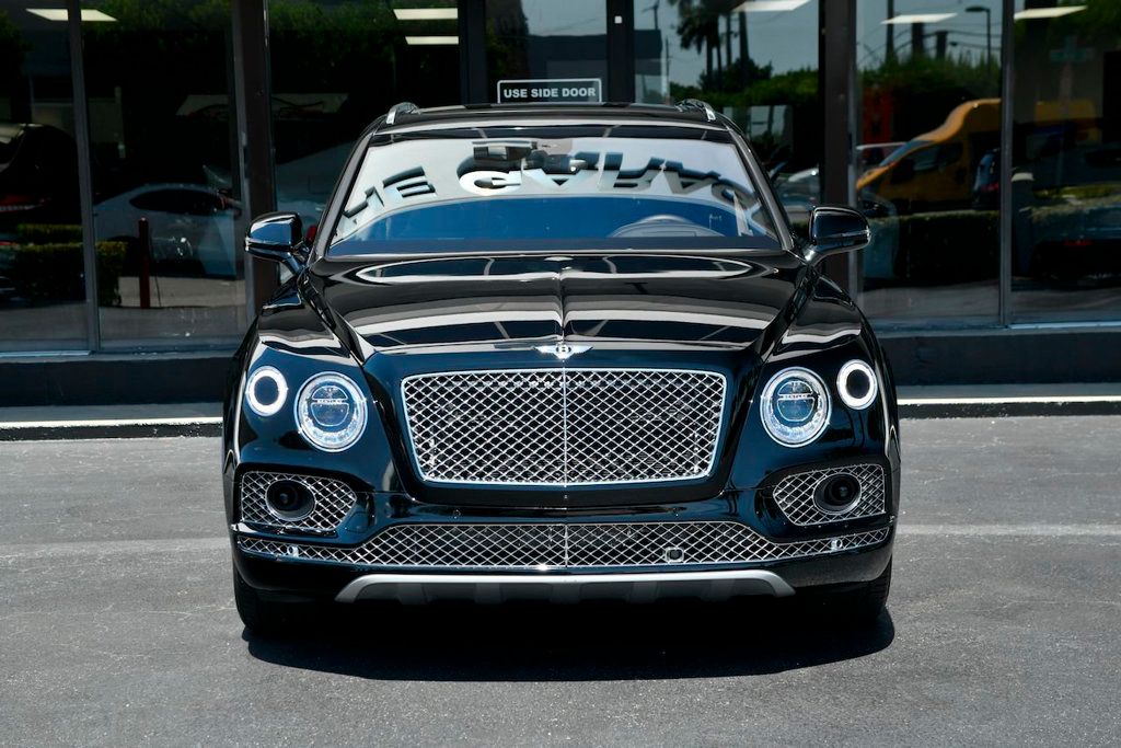 2017 Bentley Bentayga W12 AWD - 21944722 - 3