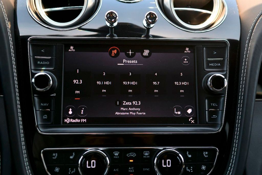 2017 Bentley Bentayga W12 AWD - 21944722 - 48