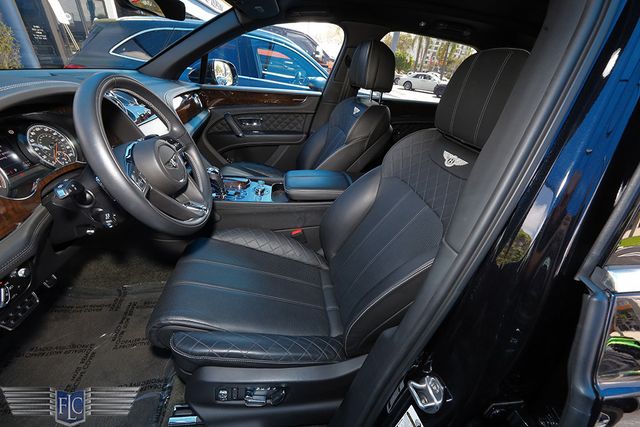 2017 Bentley Bentayga W12 AWD - 22995448 - 11