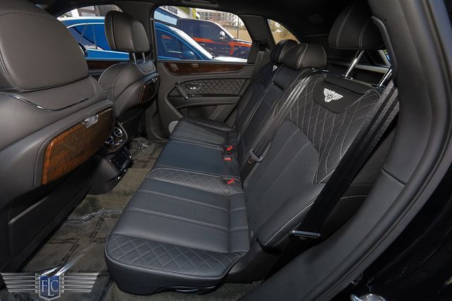 2017 Bentley Bentayga W12 AWD - 22995448 - 13