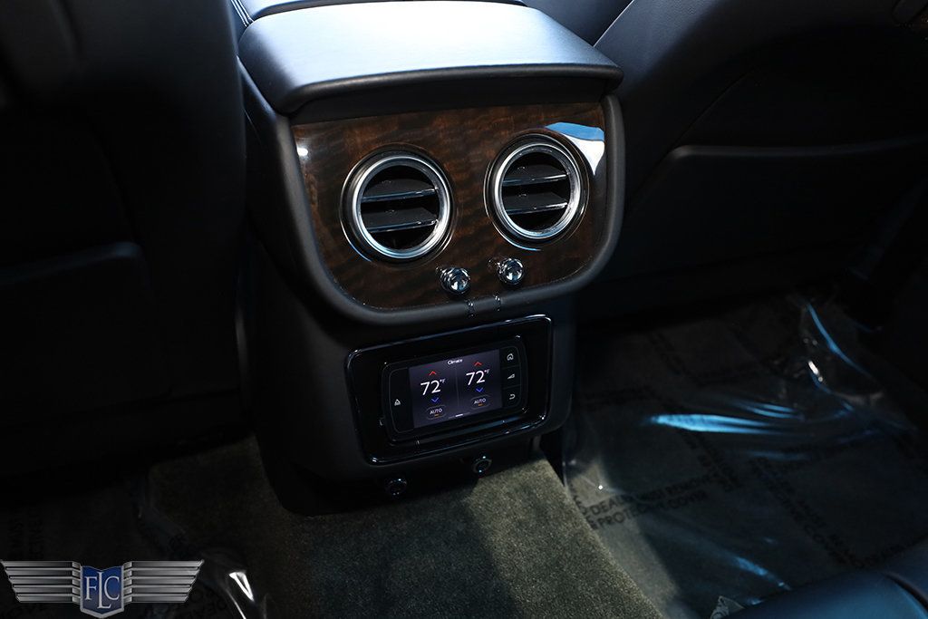 2017 Bentley Bentayga W12 AWD - 22995448 - 15