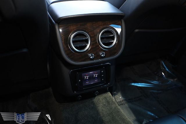 2017 Bentley Bentayga W12 AWD - 22995448 - 15