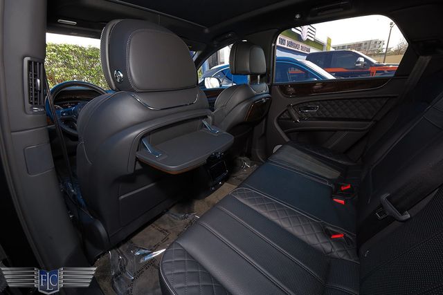 2017 Bentley Bentayga W12 AWD - 22995448 - 19