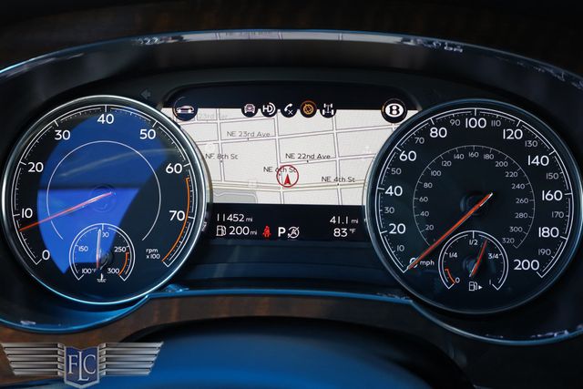 2017 Bentley Bentayga W12 AWD - 22995448 - 30