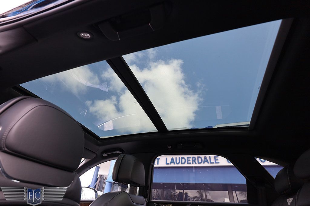 2017 Bentley Bentayga W12 AWD - 22995448 - 31