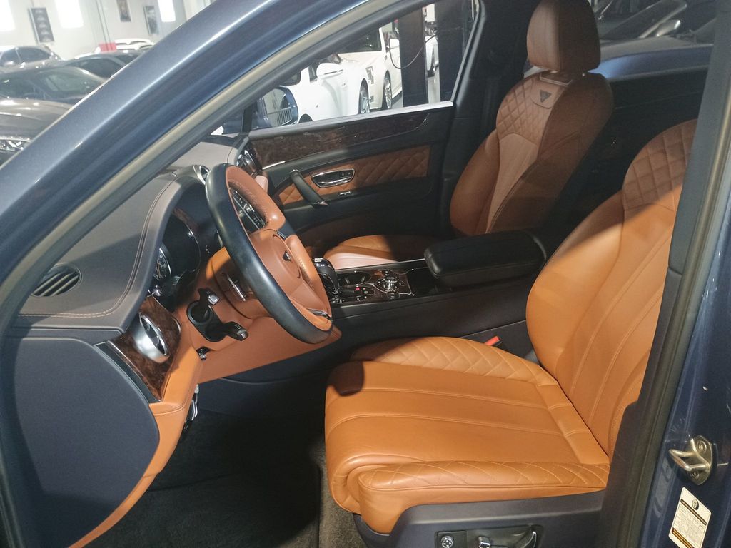 2017 Bentley Bentayga W12 AWD Clean Carfax Florida SUV - 22944060 - 13