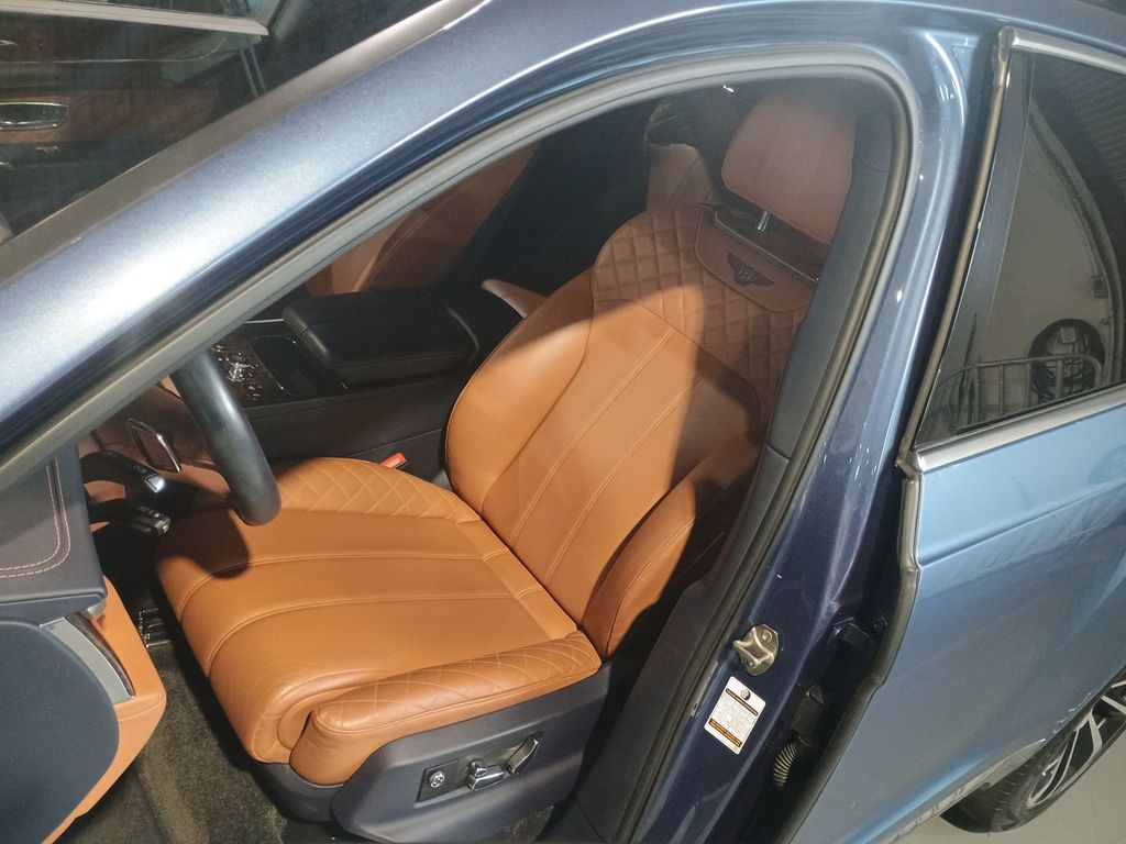 2017 Bentley Bentayga W12 AWD Clean Carfax Florida SUV - 22944060 - 14