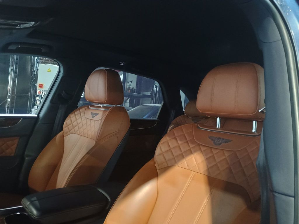 2017 Bentley Bentayga W12 AWD Clean Carfax Florida SUV - 22944060 - 15