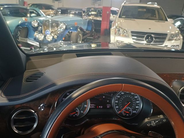 2017 Bentley Bentayga W12 AWD Clean Carfax Florida SUV - 22944060 - 18