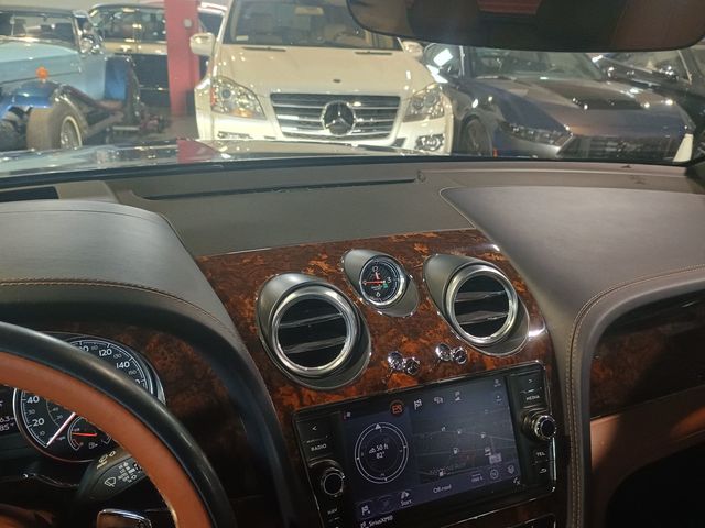 2017 Bentley Bentayga W12 AWD Clean Carfax Florida SUV - 22944060 - 19