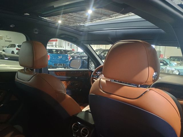 2017 Bentley Bentayga W12 AWD Clean Carfax Florida SUV - 22944060 - 29