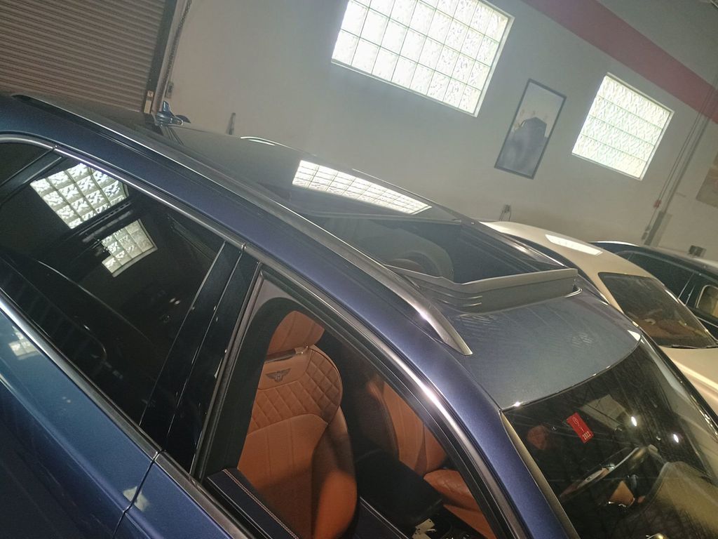 2017 Bentley Bentayga W12 AWD Clean Carfax Florida SUV - 22944060 - 37