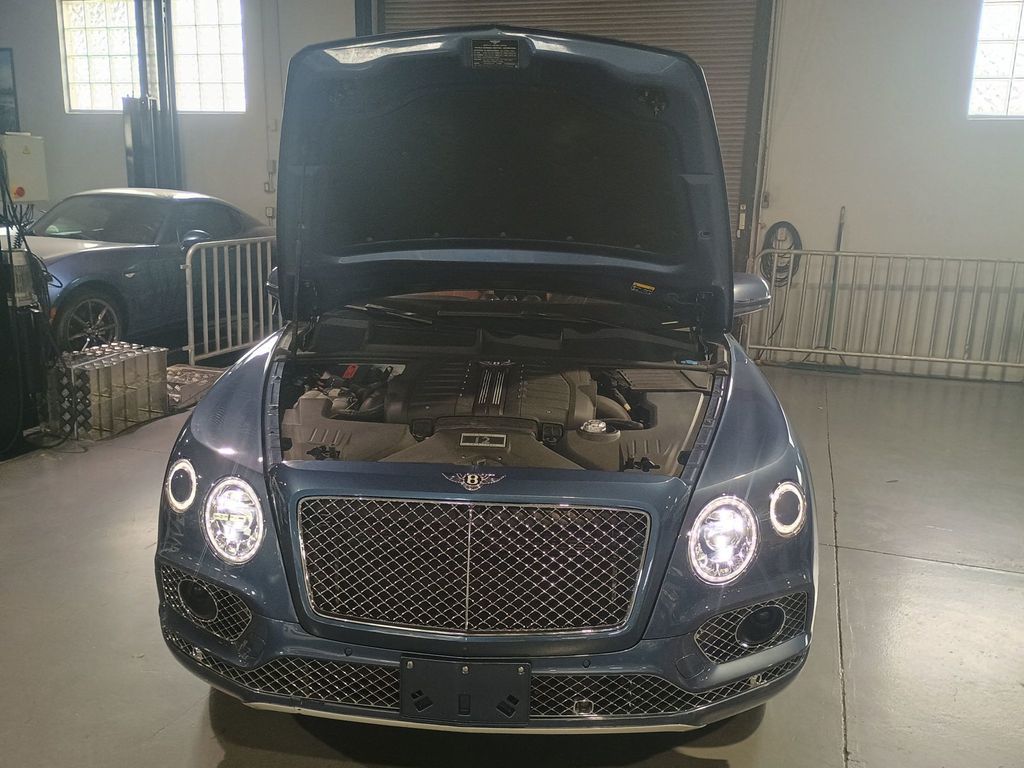 2017 Bentley Bentayga W12 AWD Clean Carfax Florida SUV - 22944060 - 38