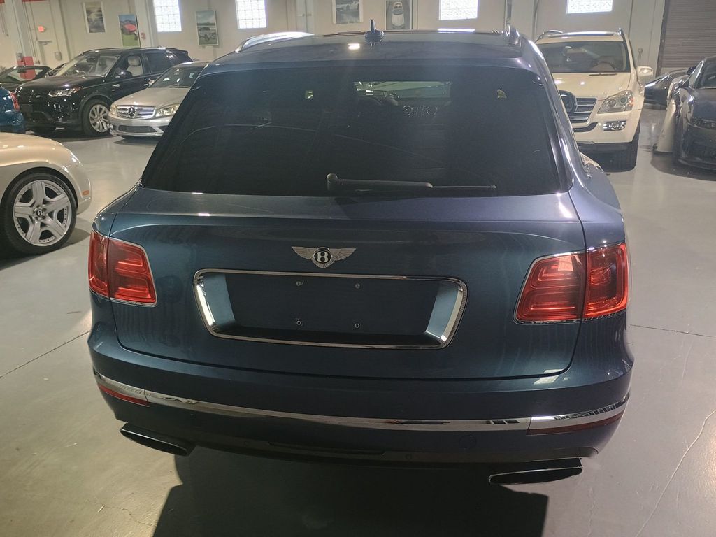 2017 Bentley Bentayga W12 AWD Clean Carfax Florida SUV - 22944060 - 3