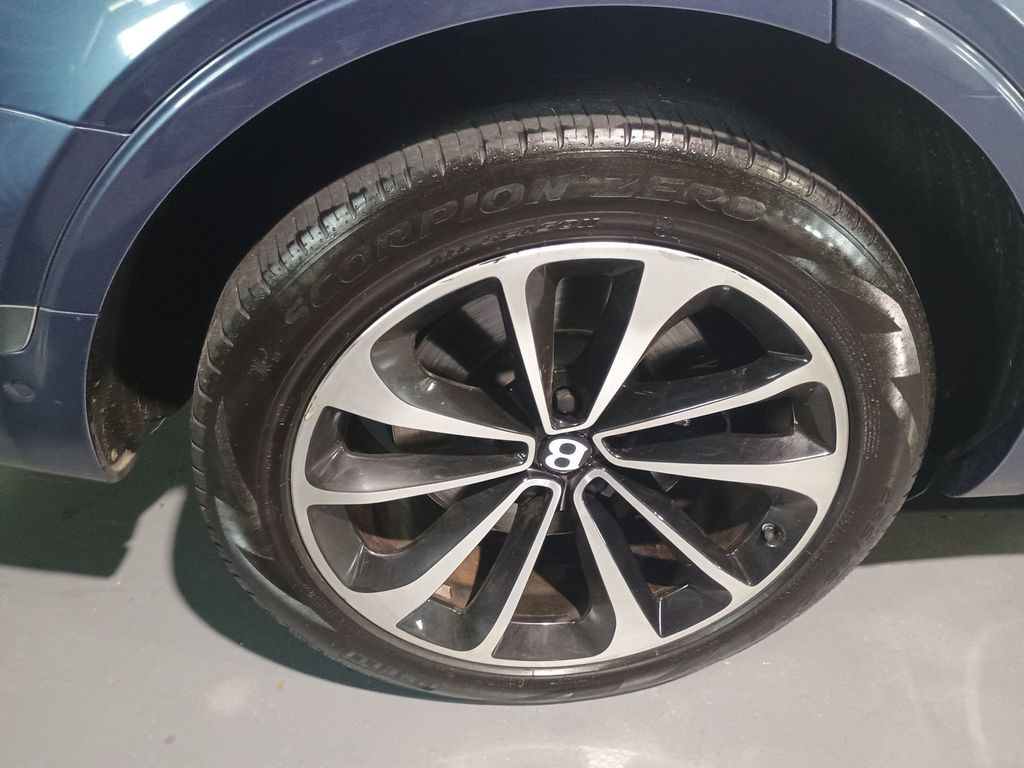 2017 Bentley Bentayga W12 AWD Clean Carfax Florida SUV - 22944060 - 51