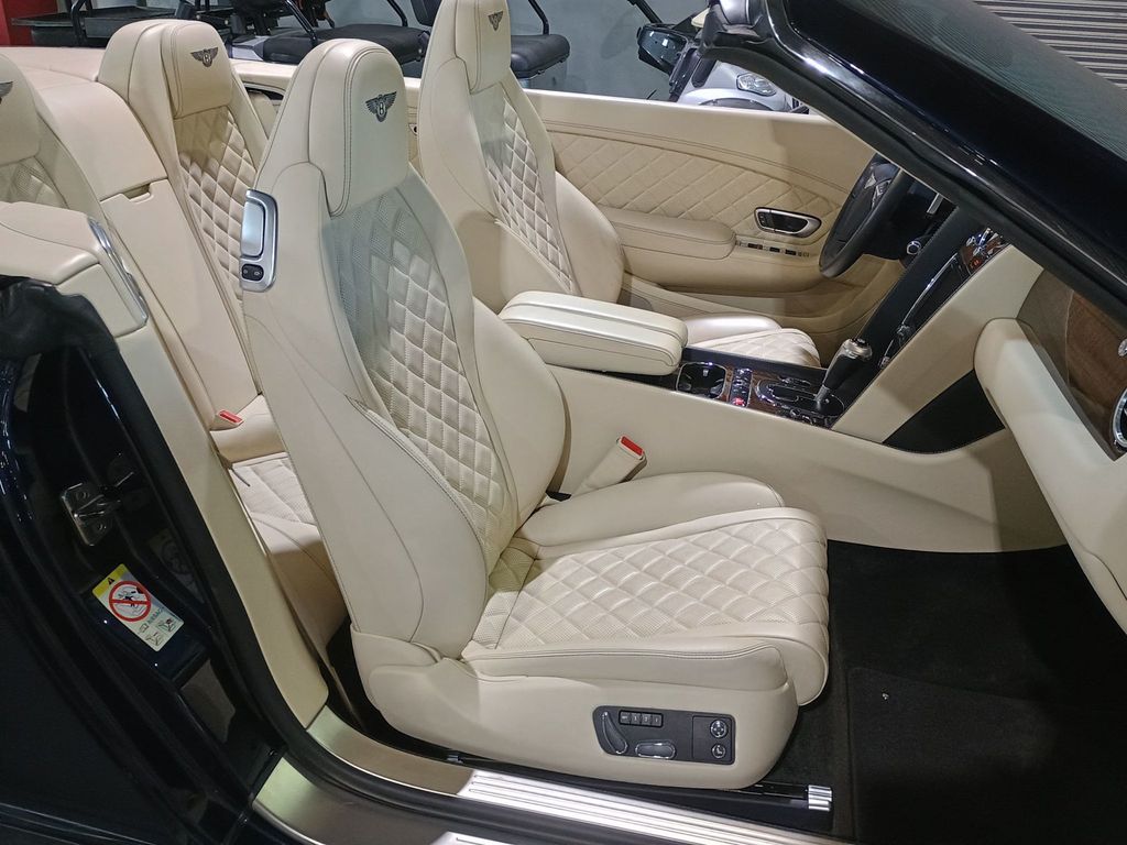 2017 Bentley Continental GT V8 Convertible Clean Carfax - 23028529 - 29
