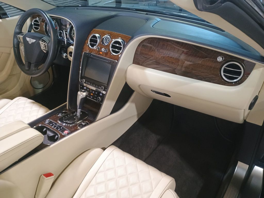 2017 Bentley Continental GT V8 Convertible Clean Carfax - 23028529 - 32