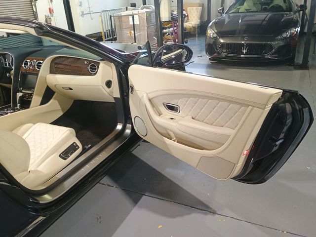 2017 Bentley Continental GT V8 Convertible Clean Carfax - 23028529 - 33