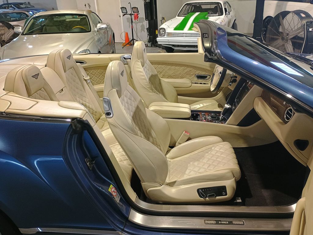2017 Bentley Continental GT V8 S Convertible Mulliner Clean Carfax - 23082834 - 25