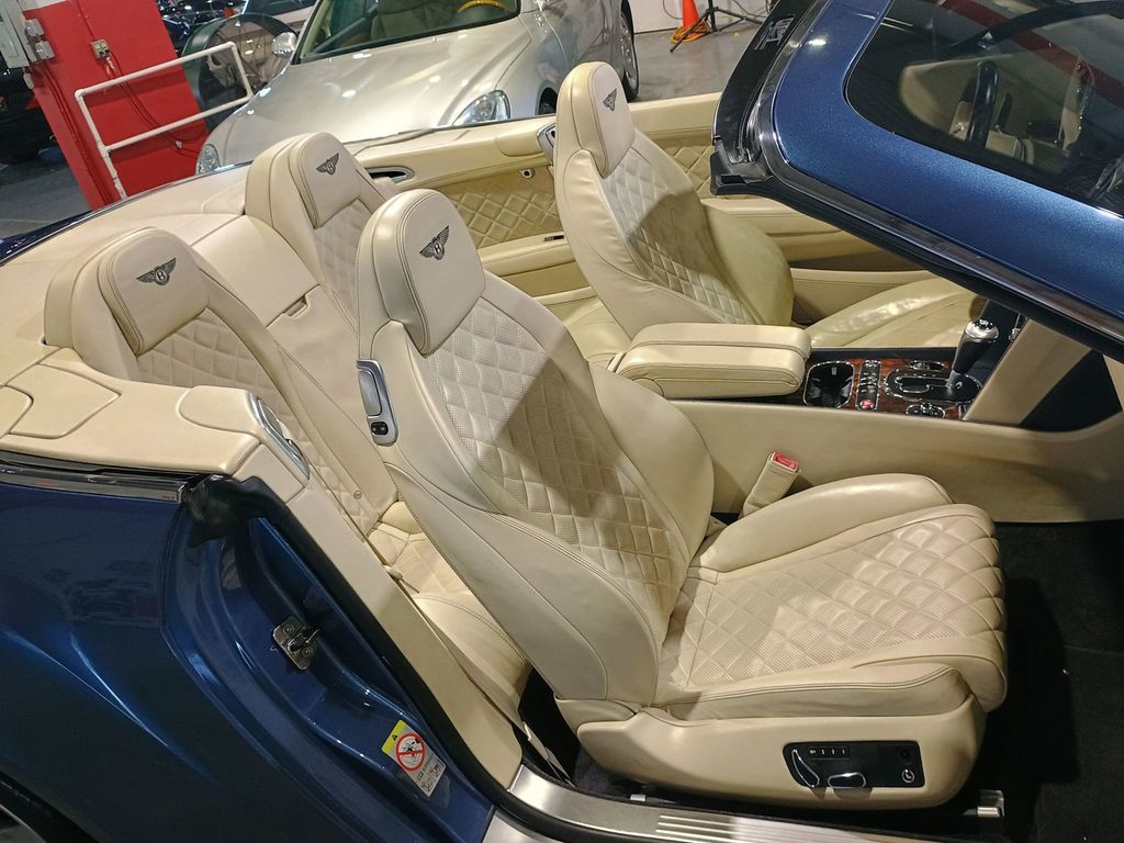 2017 Bentley Continental GT V8 S Convertible Mulliner Clean Carfax - 23082834 - 26