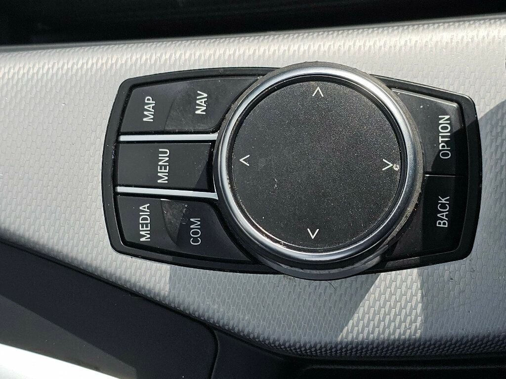 2017 BMW 2 Series 230i xDrive - 22982075 - 26