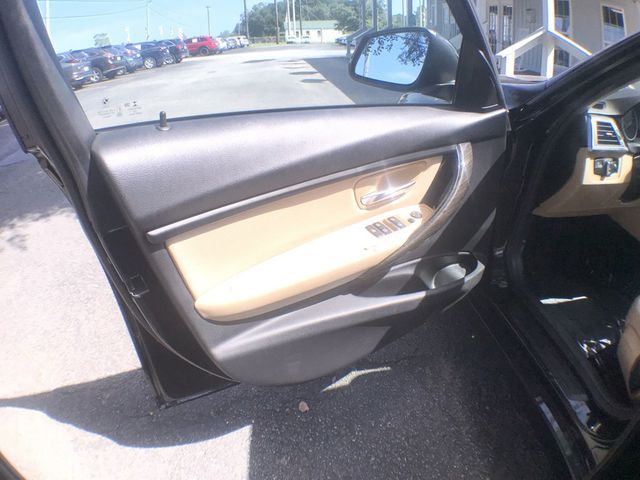 2017 BMW 3 Series 320i - 22918028 - 11