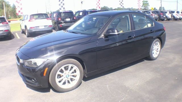 2017 BMW 3 Series 320i - 22918028 - 3