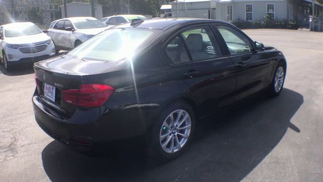 2017 BMW 3 Series 320i - 22918028 - 7