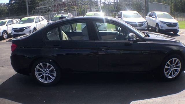 2017 BMW 3 Series 320i - 22918028 - 8