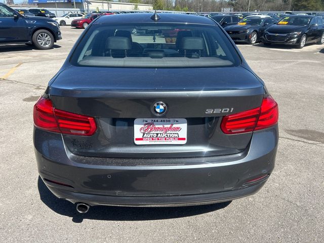 2017 BMW 3 Series 320i - 22999896 - 4