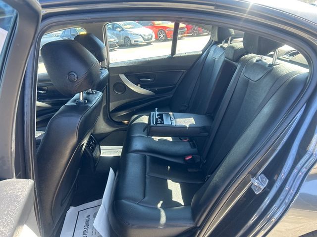 2017 BMW 3 Series 320i - 22999896 - 6