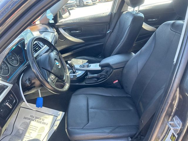 2017 BMW 3 Series 320i - 22999896 - 7