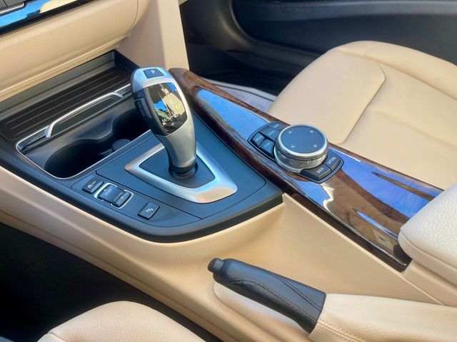 2017 BMW 3 Series 320i - 22954132 - 10