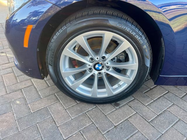 2017 BMW 3 Series 320i - 22954132 - 5