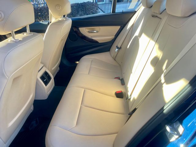 2017 BMW 3 Series 320i - 22954132 - 7