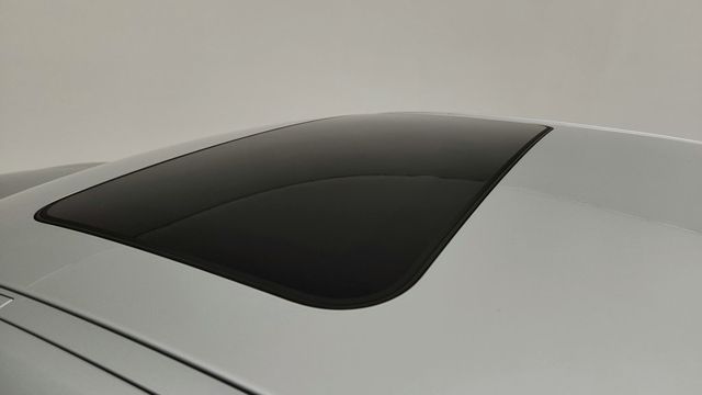 2017 BMW 3 Series 320i - 22947880 - 9