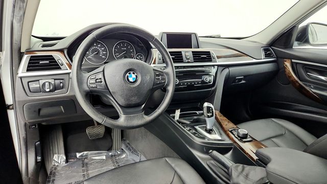 2017 BMW 3 Series 320i - 22947880 - 12