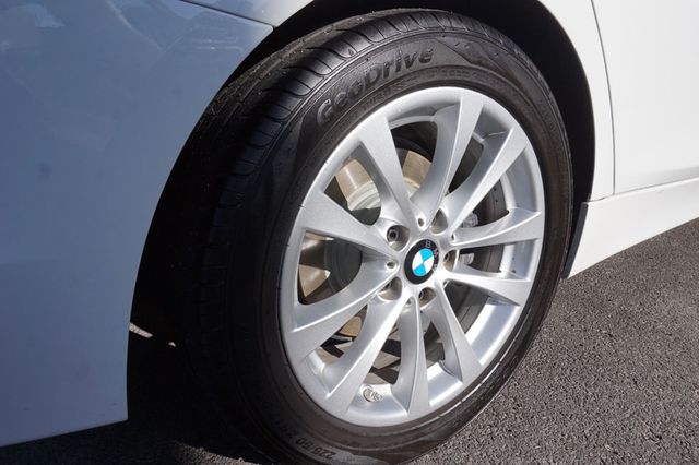 2017 BMW 3 Series 320i, PREMIUM WHEELS, LEATHER SEATS, PUSH BUTTON START - 23008193 - 9
