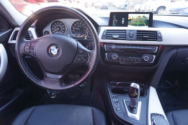 2017 BMW 3 Series 320i, PREMIUM WHEELS, LEATHER SEATS, PUSH BUTTON START - 23008193 - 15