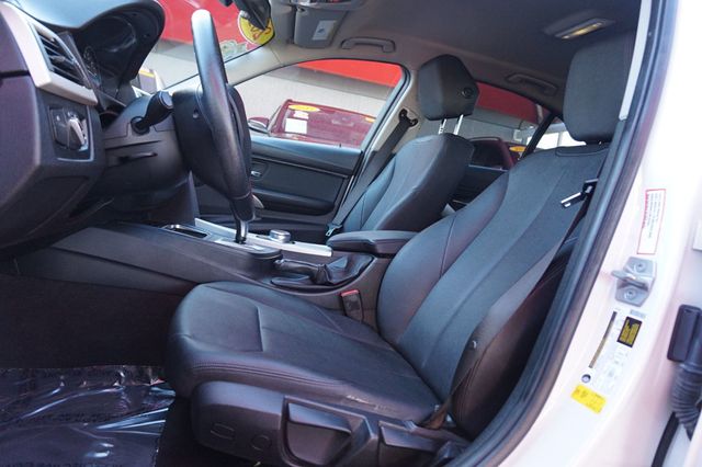 2017 BMW 3 Series 320i, PREMIUM WHEELS, LEATHER SEATS, PUSH BUTTON START - 23008193 - 16