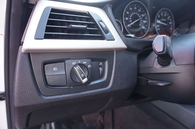 2017 BMW 3 Series 320i, PREMIUM WHEELS, LEATHER SEATS, PUSH BUTTON START - 23008193 - 18