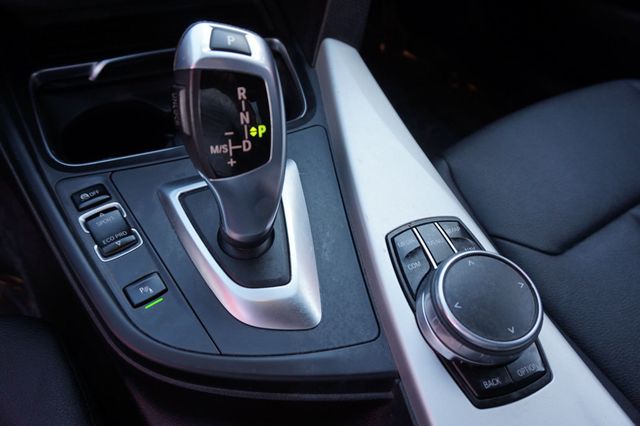 2017 BMW 3 Series 320i, PREMIUM WHEELS, LEATHER SEATS, PUSH BUTTON START - 23008193 - 21